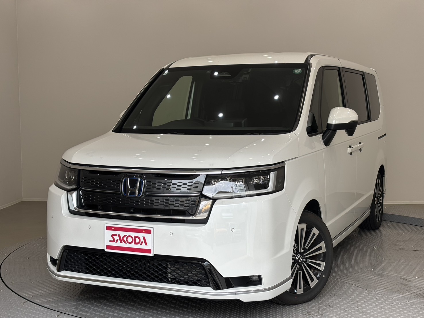 2025年最新】ステップワゴンがマイナーチェンジ！注目の新グレード