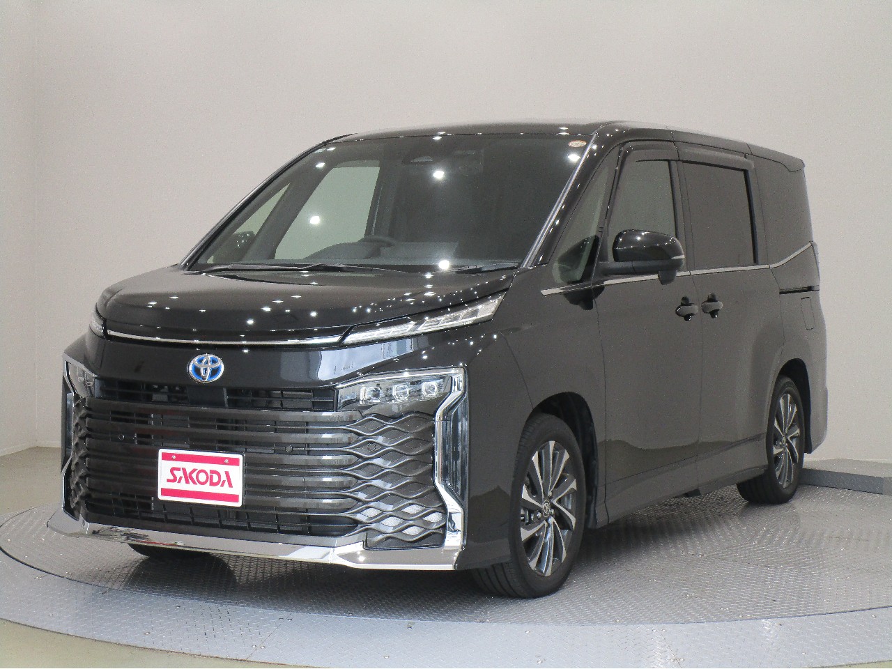 ｳﾞｫｸｼｰ　HYBRID S-Z 7人乗り 10.5ｲﾝﾁﾃﾞｨｽﾌﾟﾚｲｵｰﾃﾞｨｵ