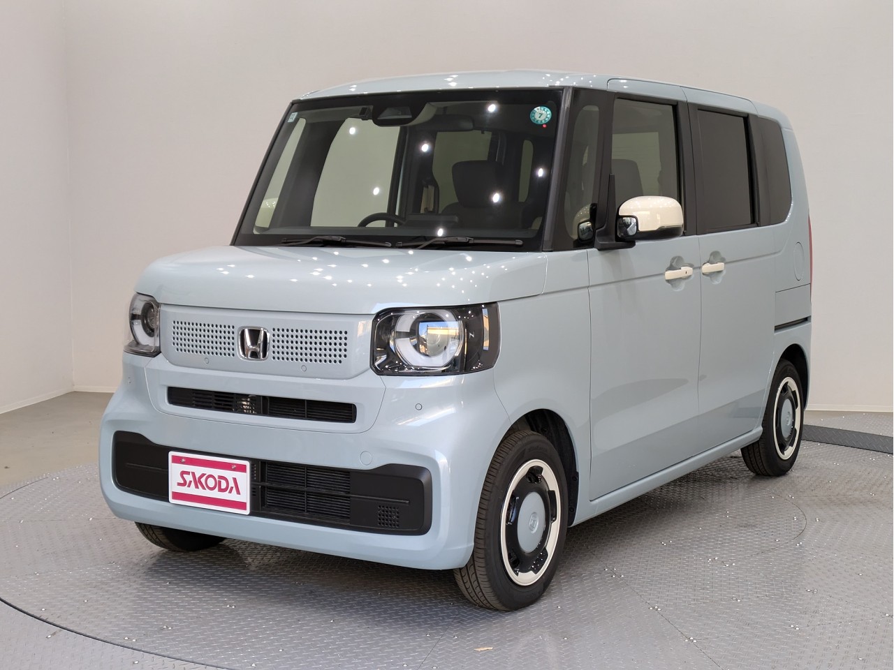 N-BOX　 (ﾌｧｯｼｮﾝｽﾀｲﾙ) 8ｲﾝﾁﾃﾞｨｽﾌﾟﾚｲｵｰﾃﾞｨｵ