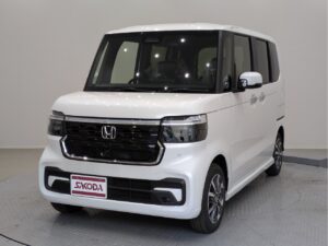 N-BOX CUSTOM　CUSTOM R8/3/20～