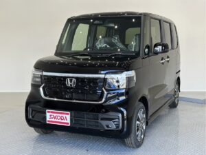 N-BOX CUSTOM　CUSTOM R8/3/20～